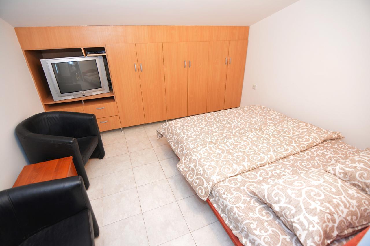 Apartments Jovana Petrovac Exterior photo
